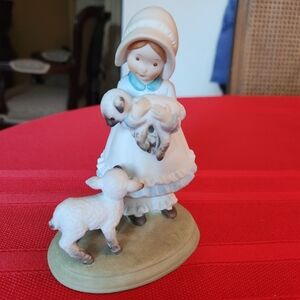 Holly Hobbie 1977 Mother's Day LE Porcelain Figurine Girl with Two Lambs